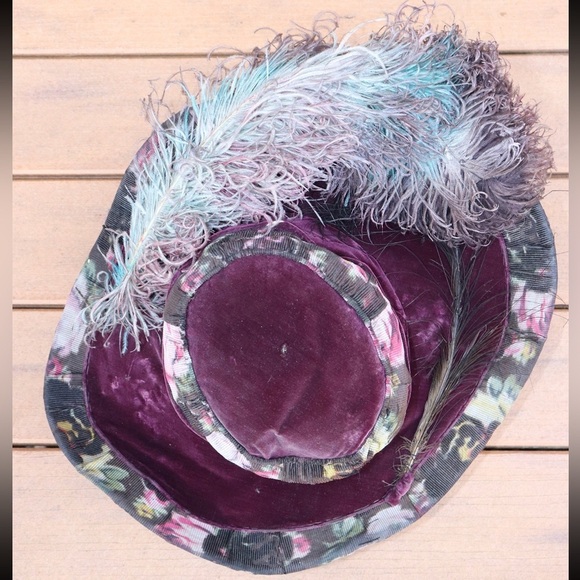 Vintage Accessories - Antique Edwardian Purple Velvet Hat with Ostrich Feather